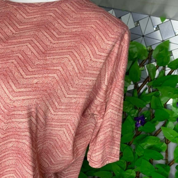 Lularoe Woman Size XXS Aztec Pattern High Low Peach Short Sleeve Shirt - Picture 4 of 8